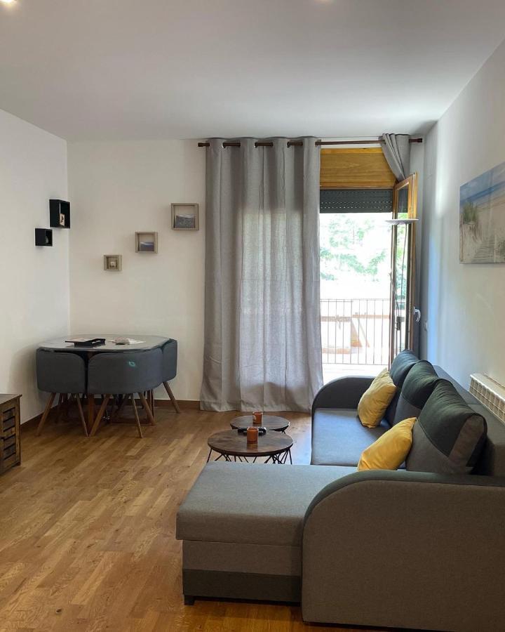 Precioso Calido Apartamento En Sort Con Terraza Daire Dış mekan fotoğraf